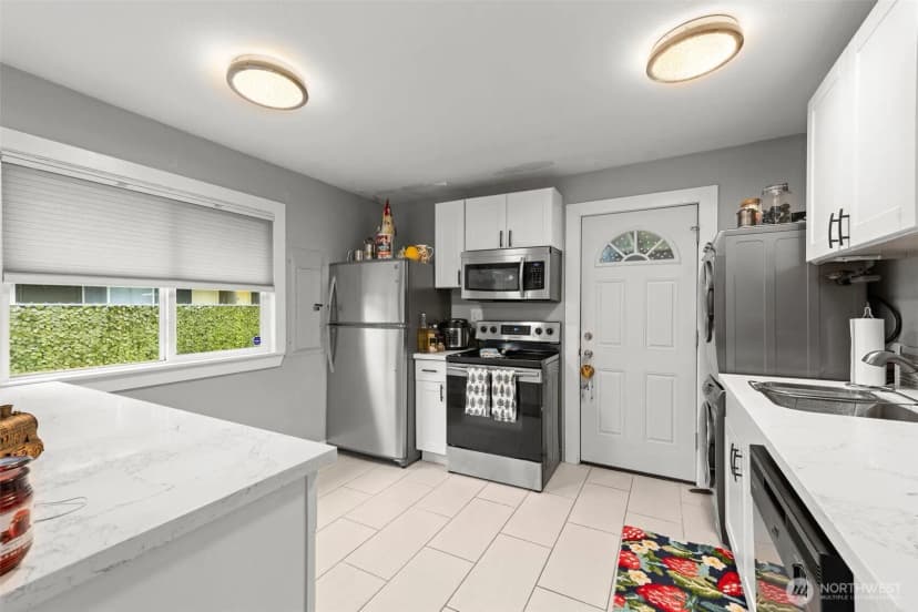 Property photo for 615 1st Avenue S, Kent photo 12