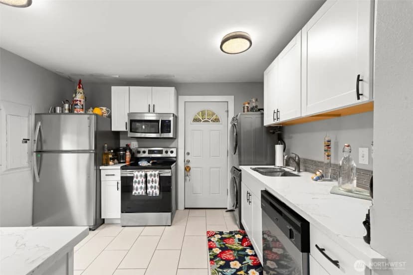 Property photo for 615 1st Avenue S, Kent photo 10
