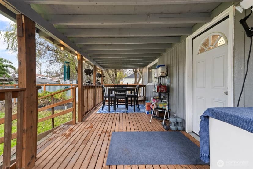 Property photo for 615 1st Avenue S, Kent photo 18