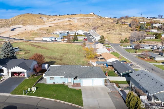 Property photo for 1403 W Cherry Avenue, Selah photo 3