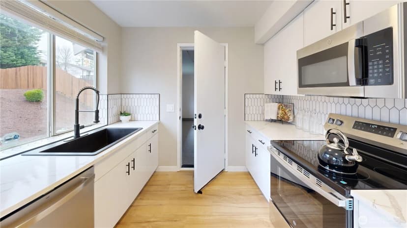 Property photo for 11406 Se 219th Place, Kent photo 10