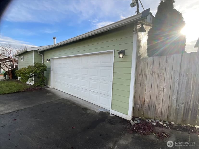 Property photo for 1105 Ne Cordero Drive, Oak Harbor photo 3