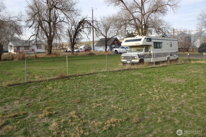 Property photo for 313 E Main, Lind photo 5