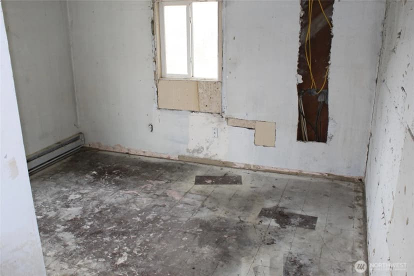 Property photo for 113 S Lutcher Avenue, Lind photo 12
