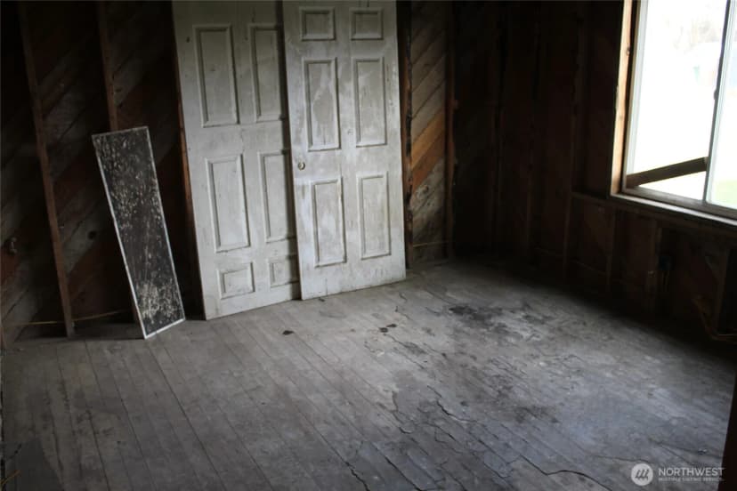 Property photo for 113 S Lutcher Avenue, Lind photo 10
