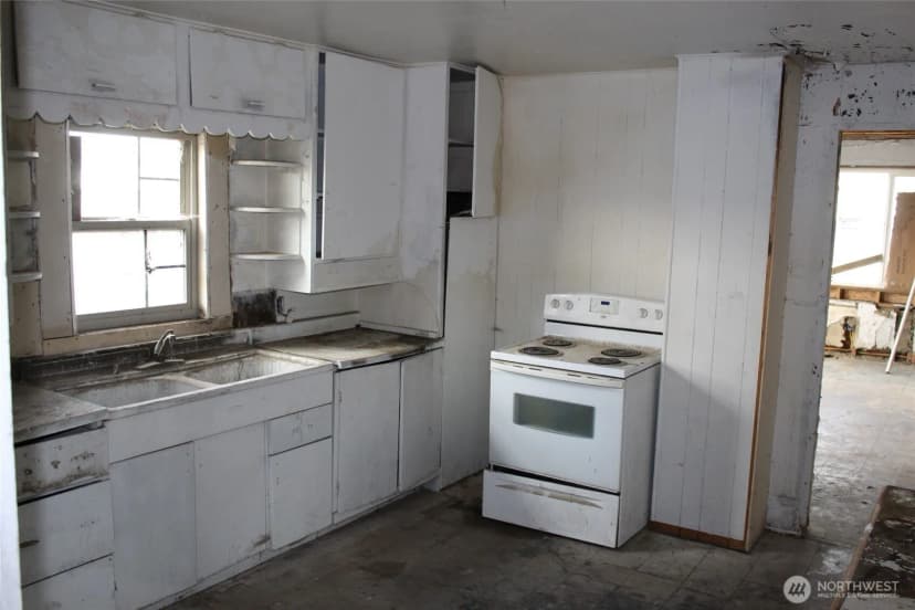 Property photo for 113 S Lutcher Avenue, Lind photo 7