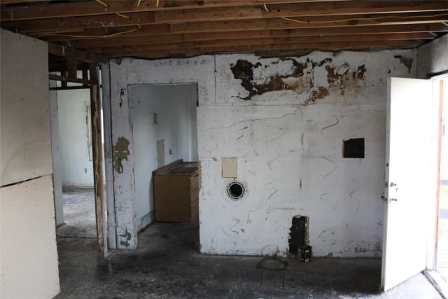 Property photo for 113 S Lutcher Avenue, Lind photo 5