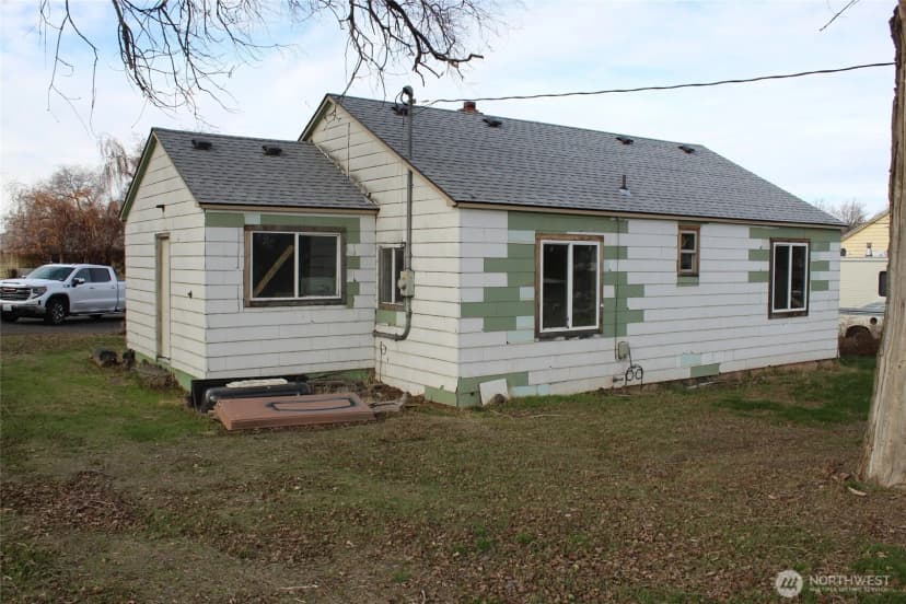 Property photo for 113 S Lutcher Avenue, Lind photo 3