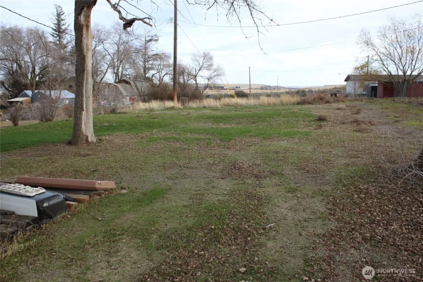 Property photo for 113 S Lutcher Avenue, Lind photo 2