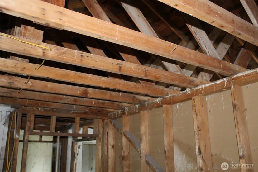 Property photo for 113 S Lutcher Avenue, Lind photo 13