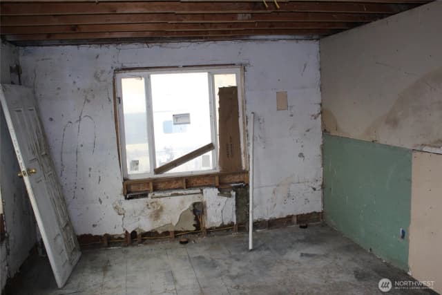 Property photo for 113 S Lutcher Avenue, Lind photo 4