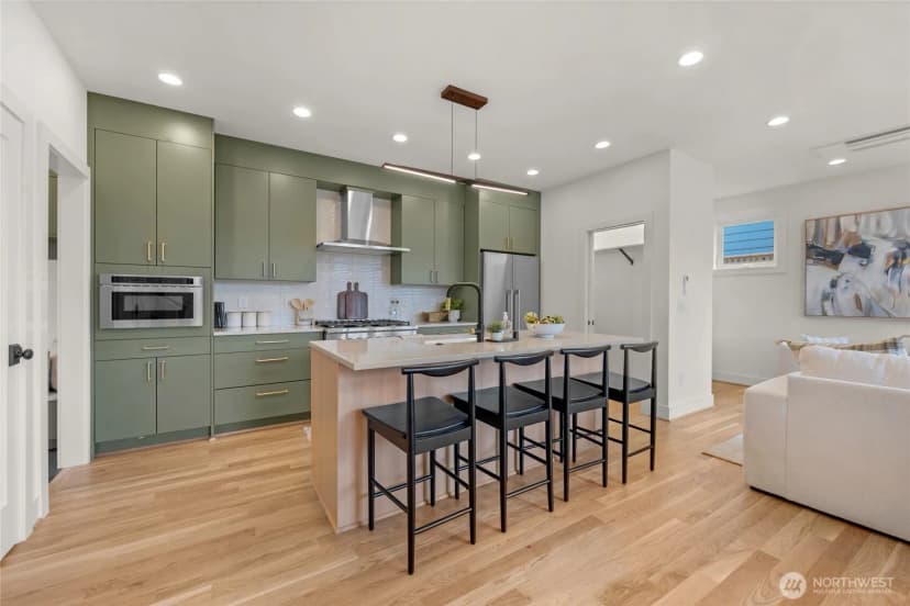 Property photo for 4048 32nd Avenue W, Seattle photo 14