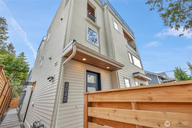 Property photo for 4048 32nd Avenue W, Seattle
