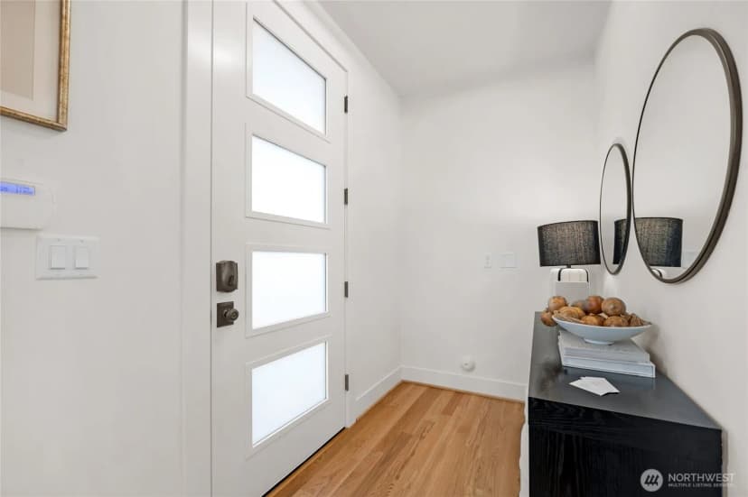 Property photo for 4048 32nd Avenue W, Seattle photo 15