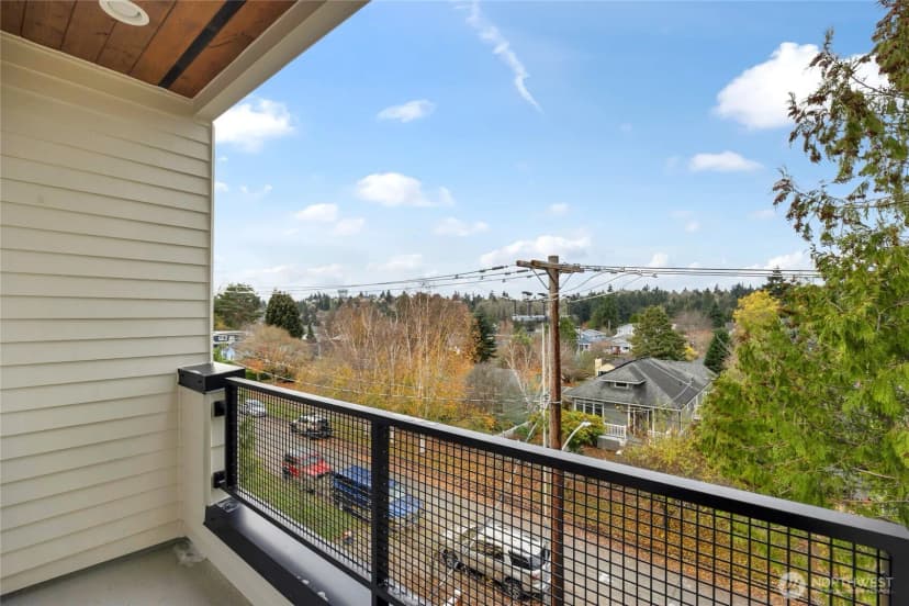 Property photo for 4048 32nd Avenue W, Seattle photo 25