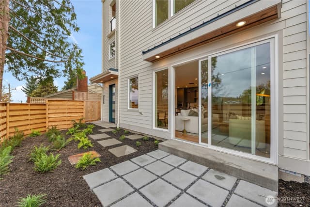 Property photo for 4048 32nd Avenue W, Seattle photo 5