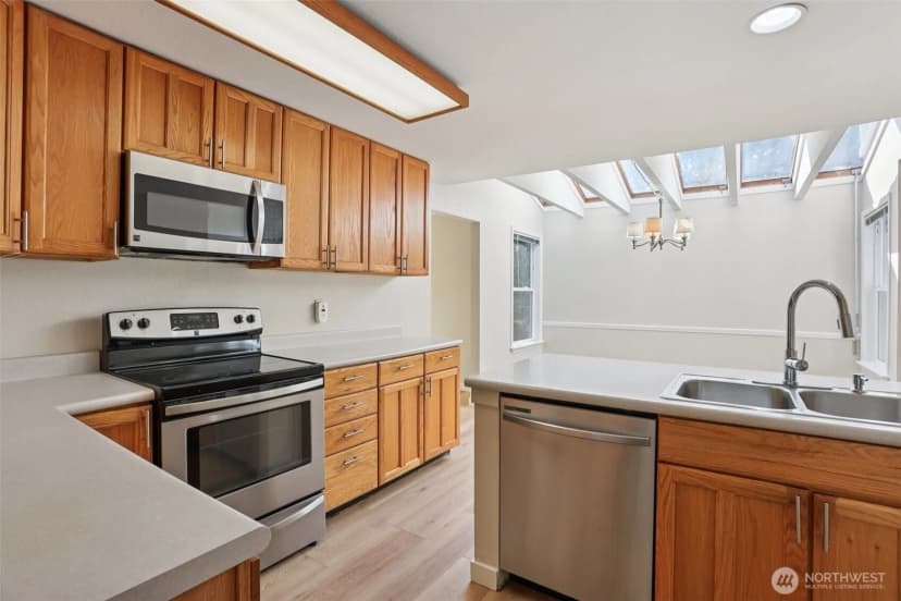 Property photo for 10114 11th Avenue S, Seattle photo 10