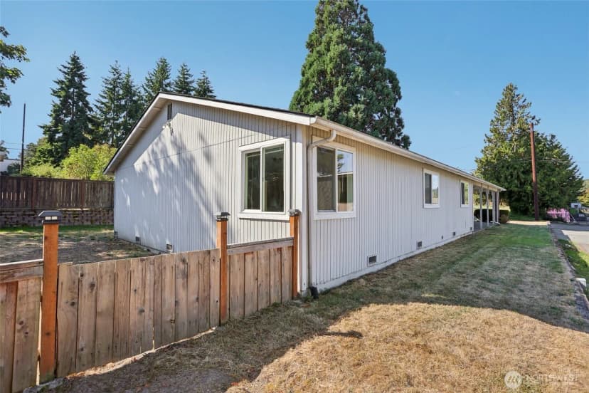 Property photo for 10114 11th Avenue S, Seattle photo 31
