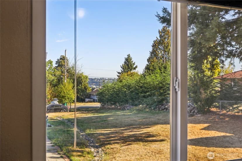 Property photo for 10114 11th Avenue S, Seattle photo 30