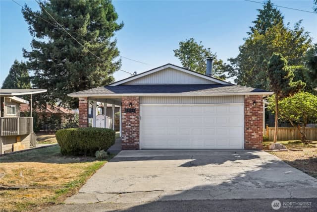 Property photo for 10114 11th Avenue S, Seattle photo 2
