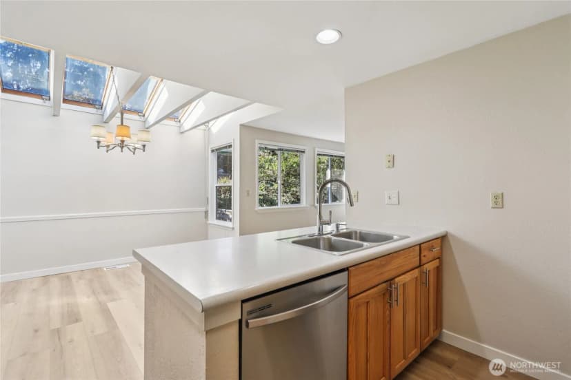Property photo for 10114 11th Avenue S, Seattle photo 13