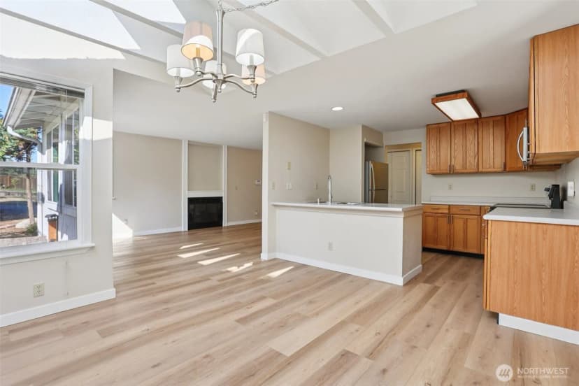 Property photo for 10114 11th Avenue S, Seattle photo 7