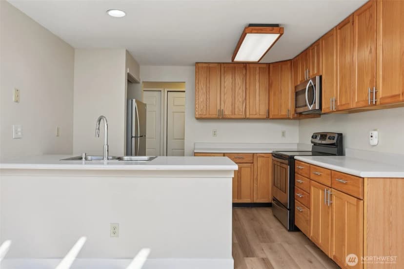 Property photo for 10114 11th Avenue S, Seattle photo 8