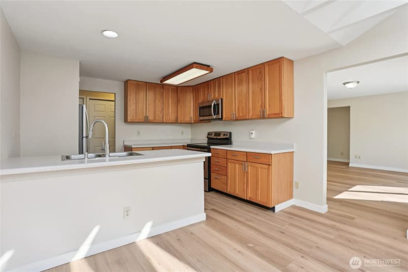 Property photo for 10114 11th Avenue S, Seattle photo 9