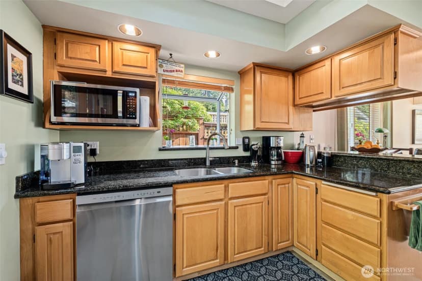 Property photo for 7139 Wright Avenue Sw, Seattle photo 8