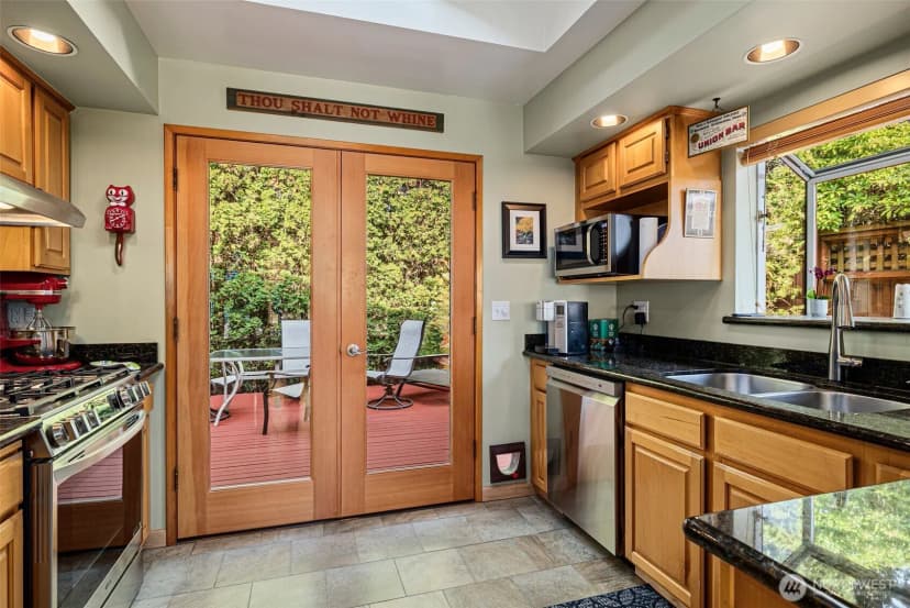 Property photo for 7139 Wright Avenue Sw, Seattle photo 9