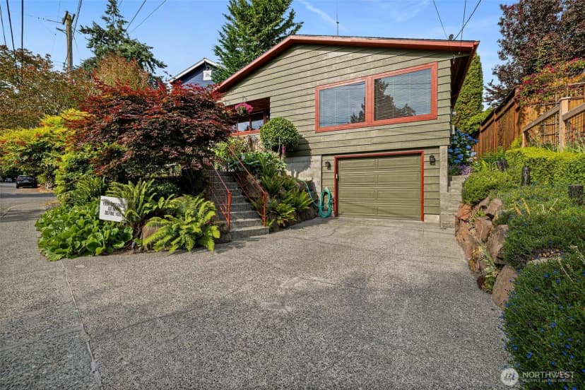 Property photo for 7139 Wright Avenue Sw, Seattle photo 3