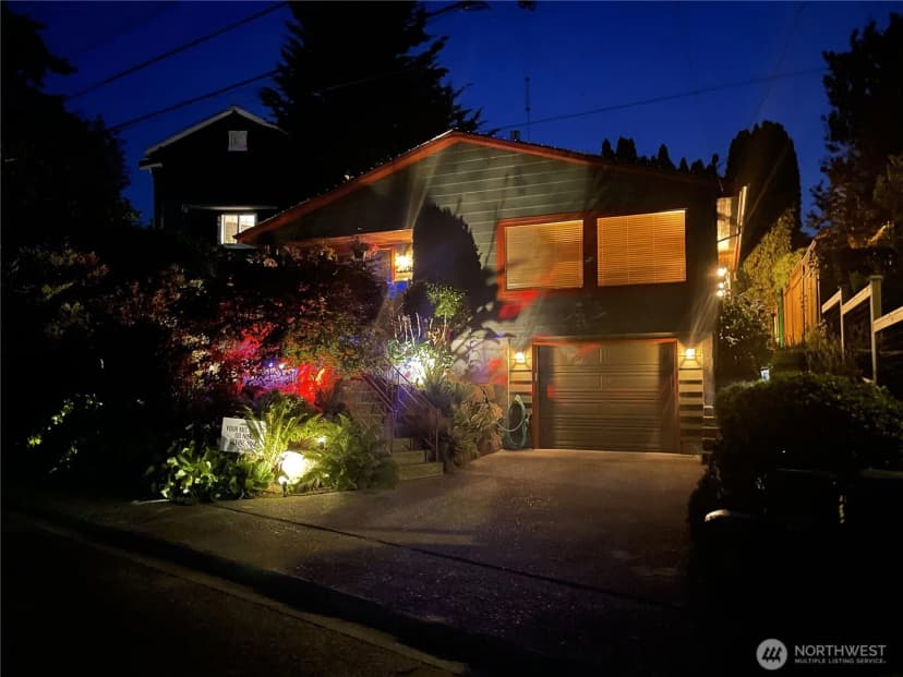 Property photo for 7139 Wright Avenue Sw, Seattle photo 5