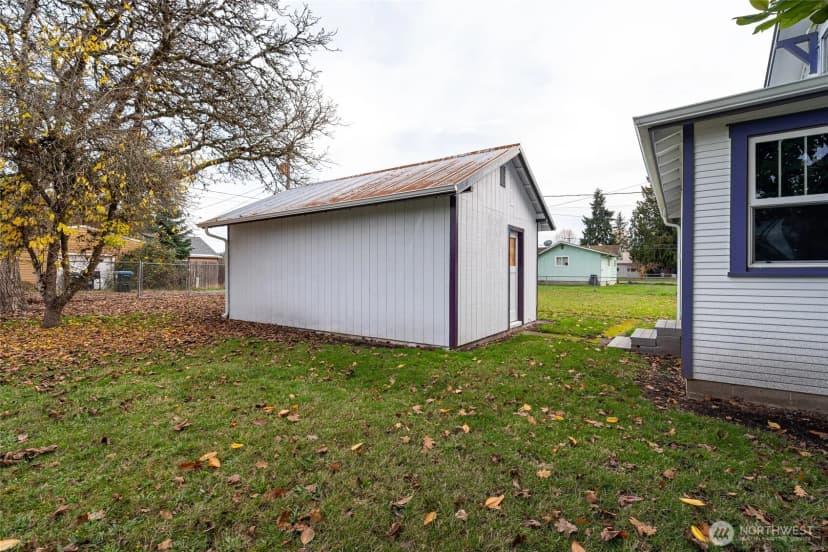 Property photo for 916 L Street, Centralia photo 23