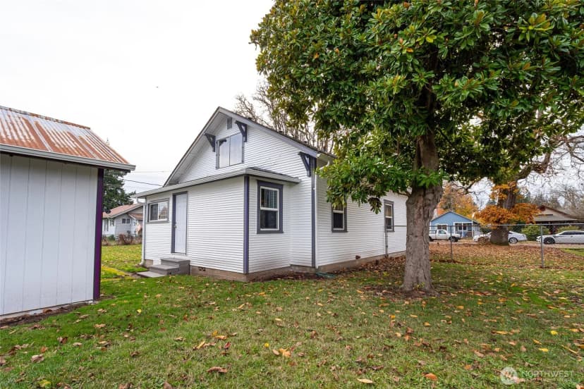 Property photo for 916 L Street, Centralia photo 25