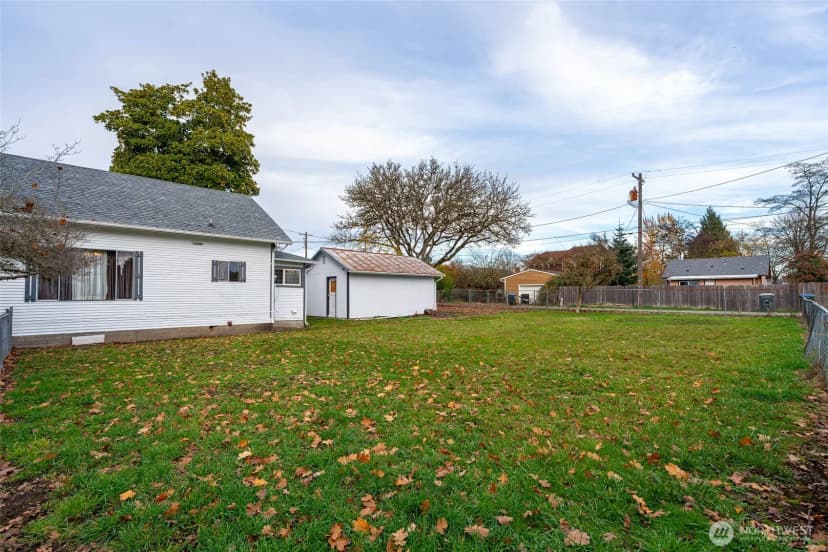 Property photo for 916 L Street, Centralia photo 29