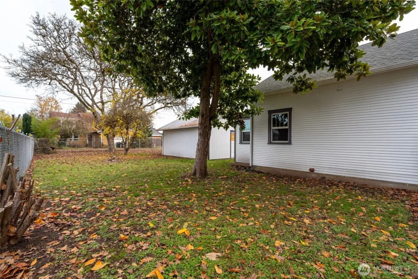 Property photo for 916 L Street, Centralia photo 24