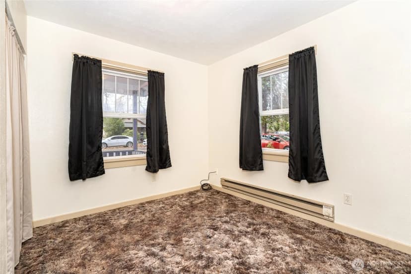Property photo for 916 L Street, Centralia photo 15