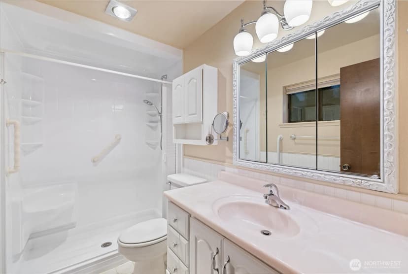 Property photo for 4233 S 252nd Place, Kent photo 13
