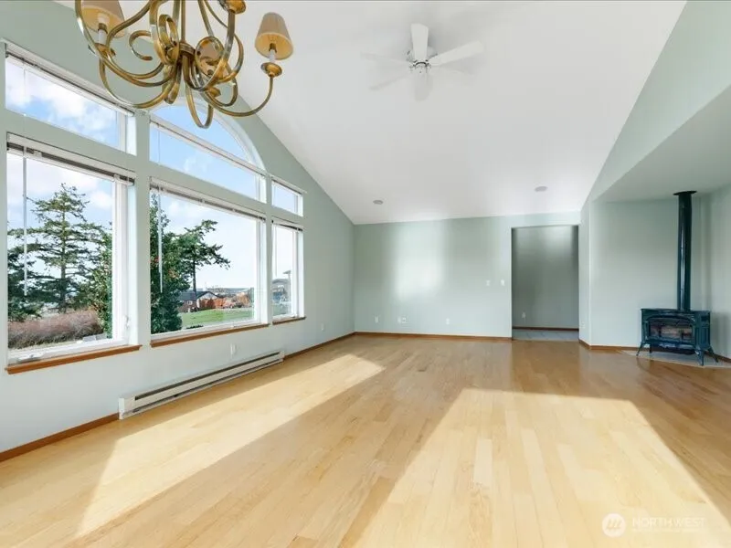 Property photo for 670 El Prado Avenue, Coupeville photo 11