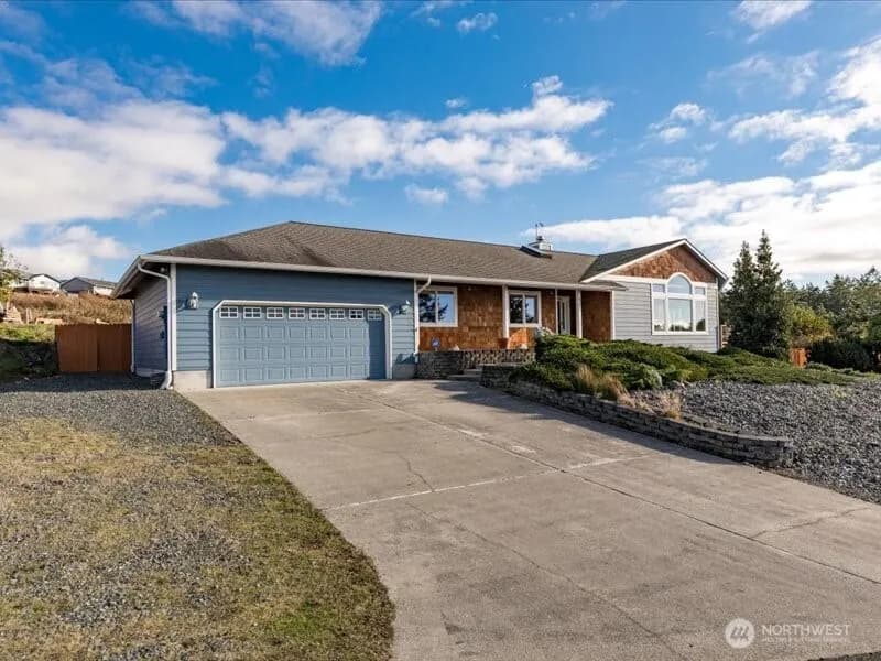 Property photo for 670 El Prado Avenue, Coupeville
