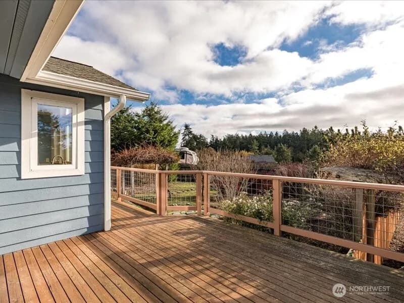 Property photo for 670 El Prado Avenue, Coupeville photo 32