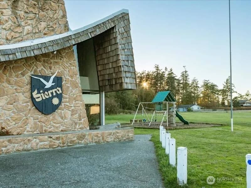 Property photo for 670 El Prado Avenue, Coupeville photo 39
