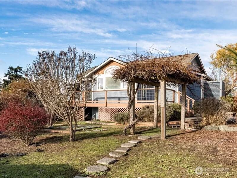 Property photo for 670 El Prado Avenue, Coupeville photo 33