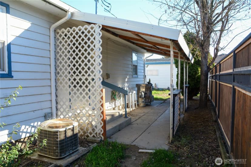 Property photo for 107 W 9th Avenue, Ritzville photo 21