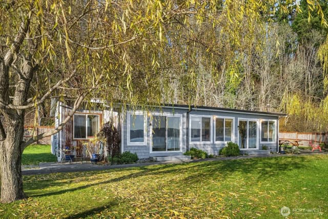 Property photo for 24410 Vashon Highway Sw, Vashon photo 2