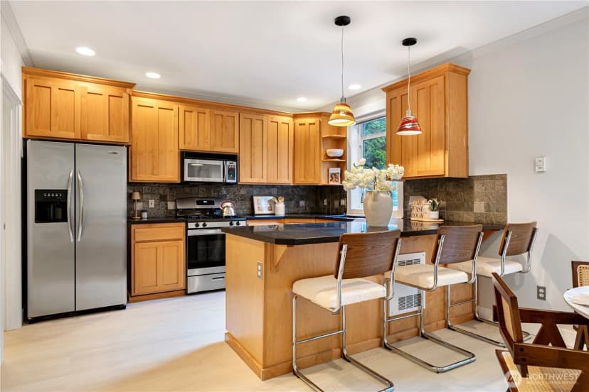 Property photo for 422 Federal Ave E #b, Seattle photo 11