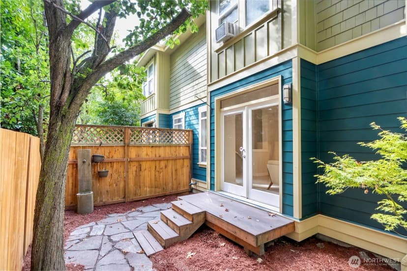 Property photo for 422 Federal Ave E #b, Seattle photo 23