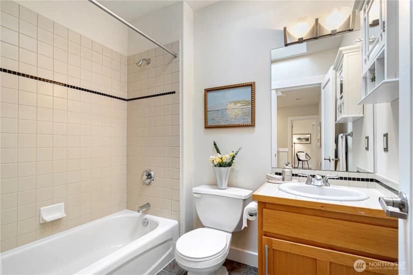 Property photo for 422 Federal Ave E #b, Seattle photo 21