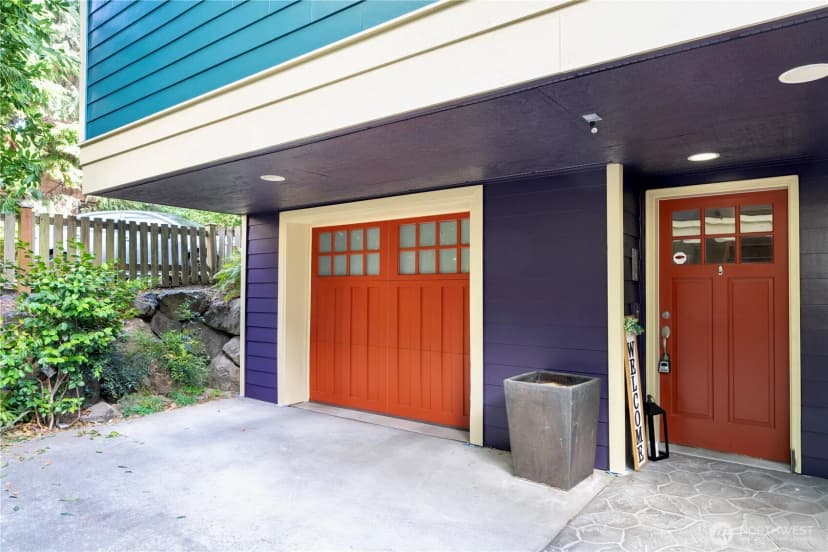 Property photo for 422 Federal Ave E #b, Seattle photo 2