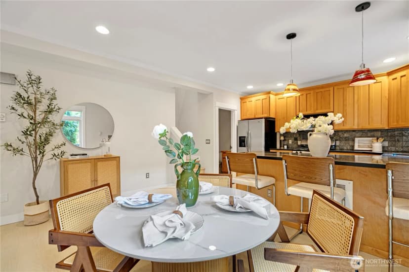 Property photo for 422 Federal Ave E #b, Seattle photo 8